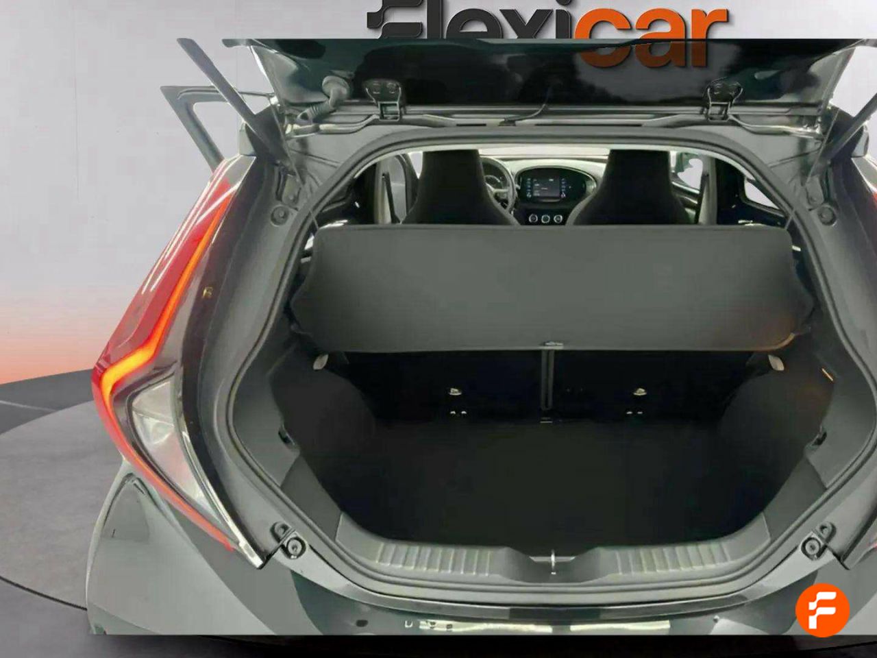 toyota aygo 2023 / foto grande (3)