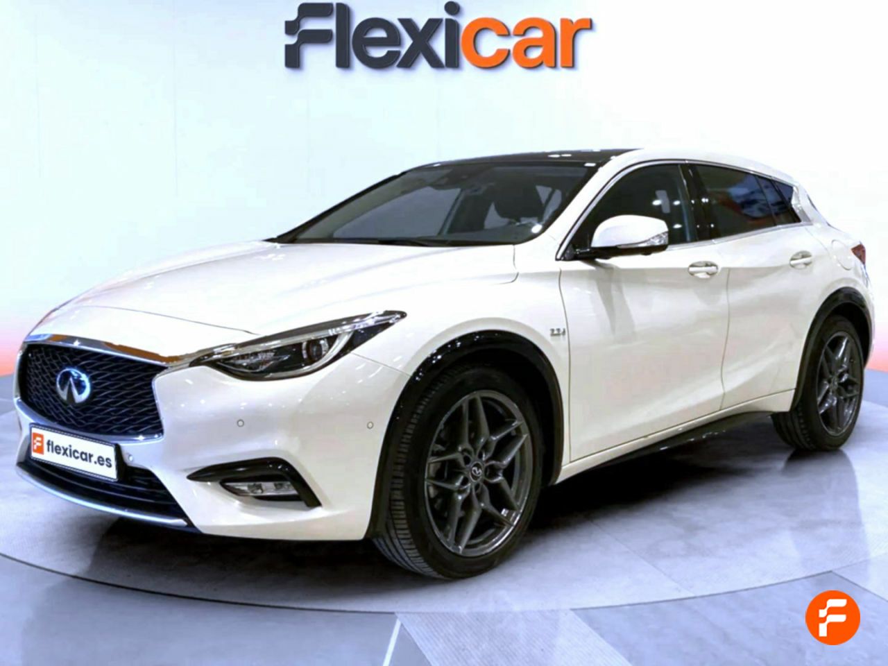infiniti q30 2016 / foto grande (3)