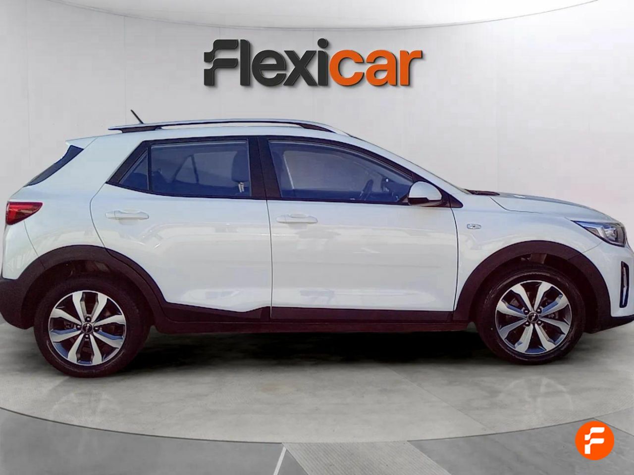 kia stonic 2022 / foto grande (3)