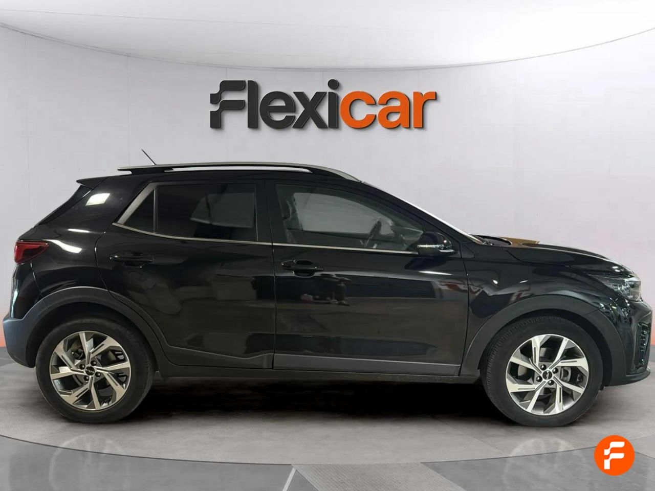 kia stonic 2023 / foto grande (2)