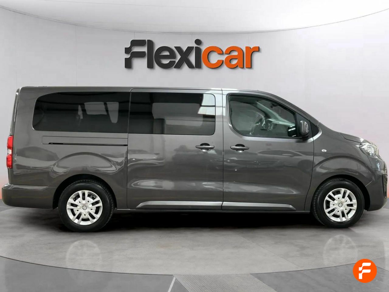 peugeot traveller 2019 / foto grande (3)