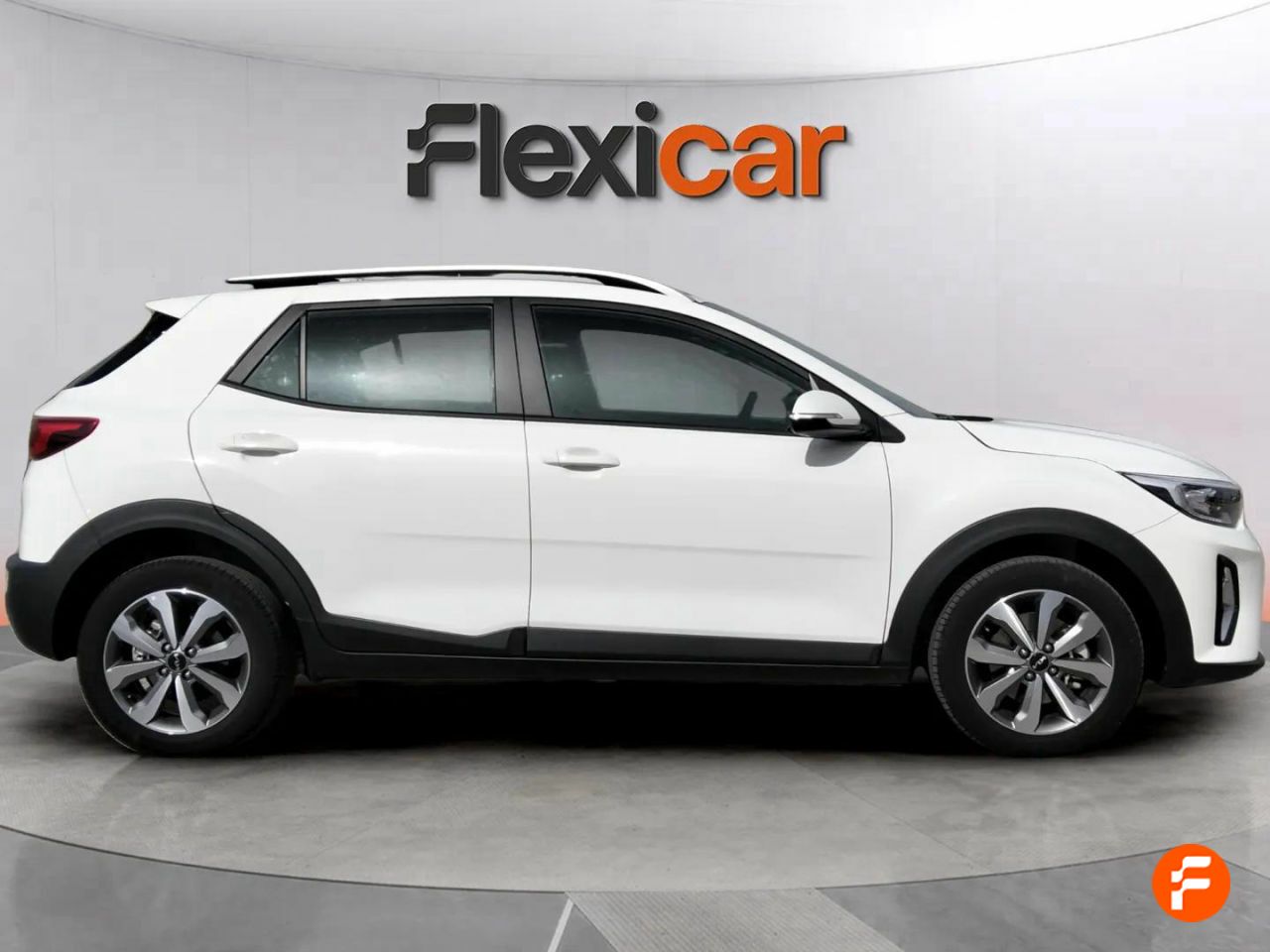 kia stonic 2024 / foto grande (3)