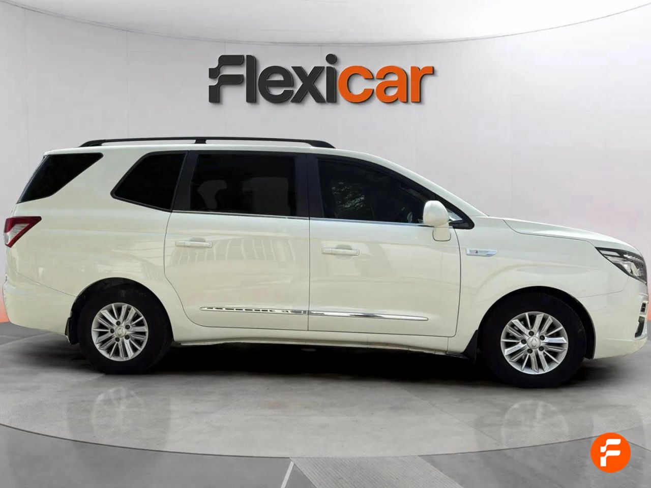 ssangyong rodius 2018 / foto grande (3)