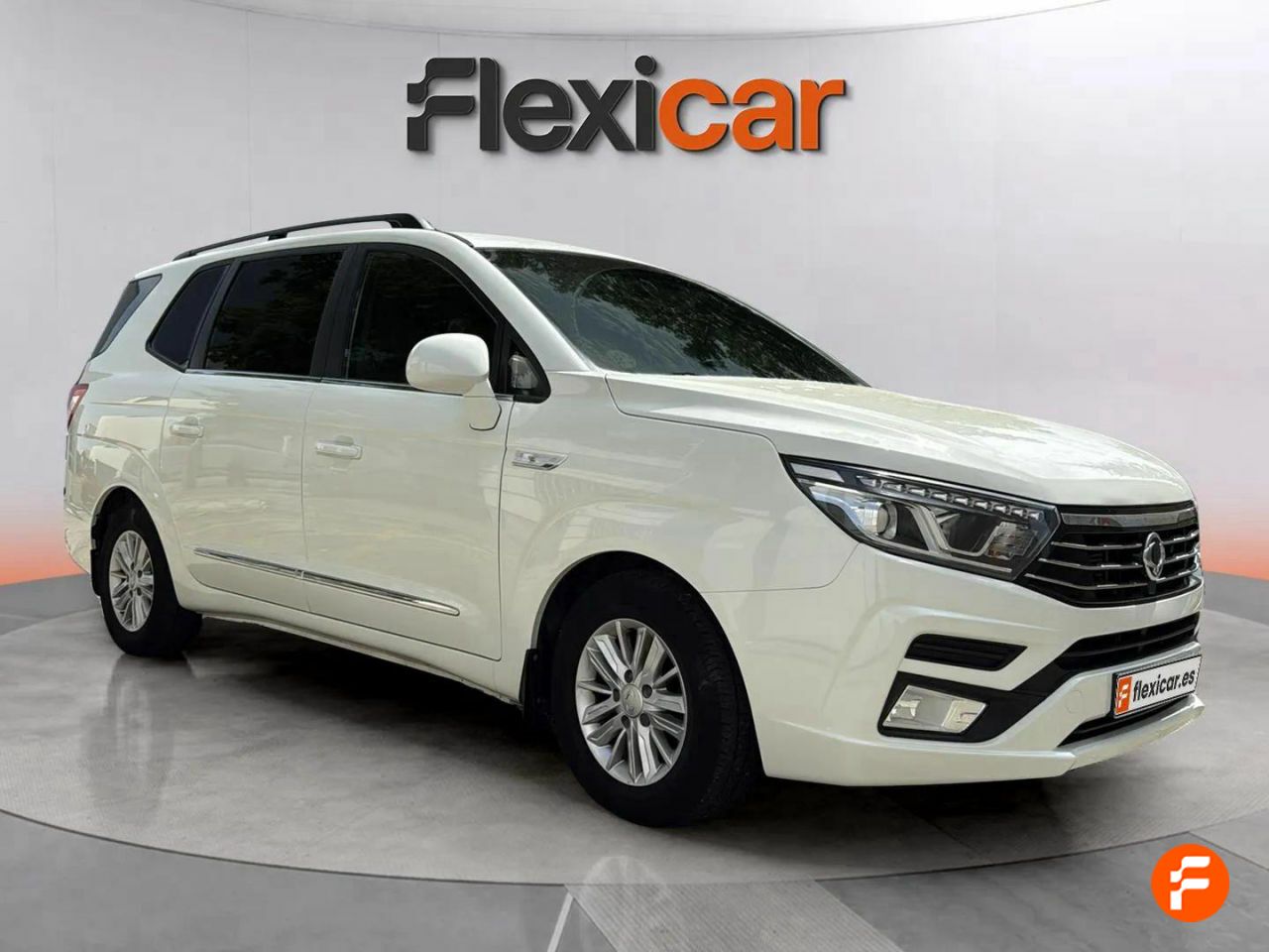 ssangyong rodius 2018 / foto grande (2)