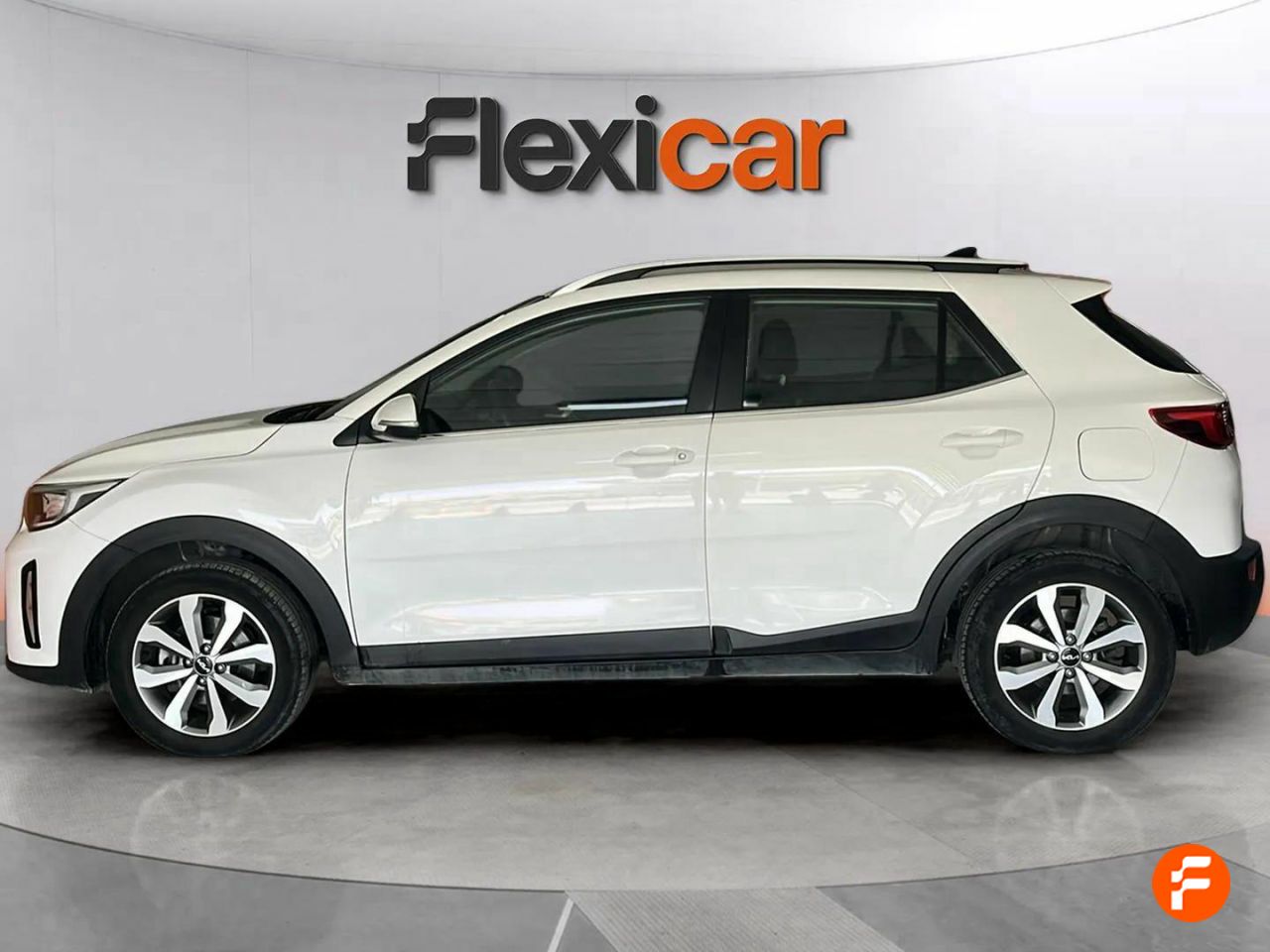kia stonic 2023 / foto grande (3)
