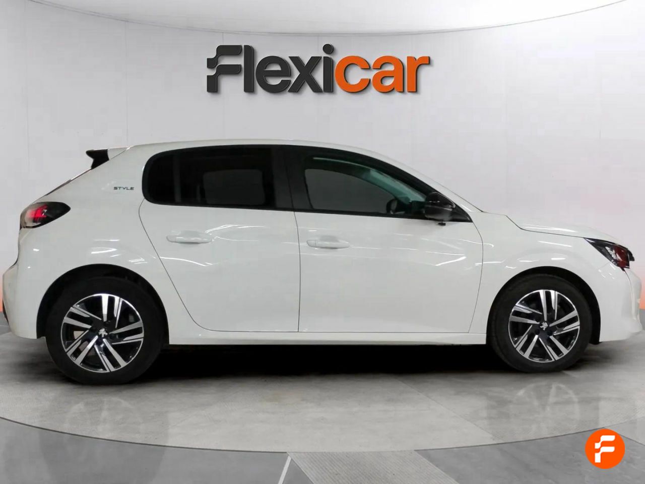 peugeot 208 2023 / foto grande (3)