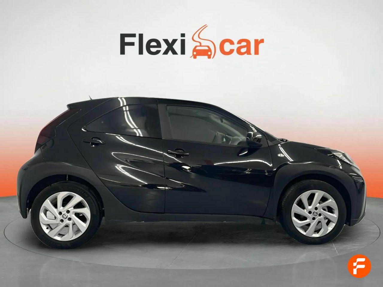 toyota aygo 2023 / foto grande (3)