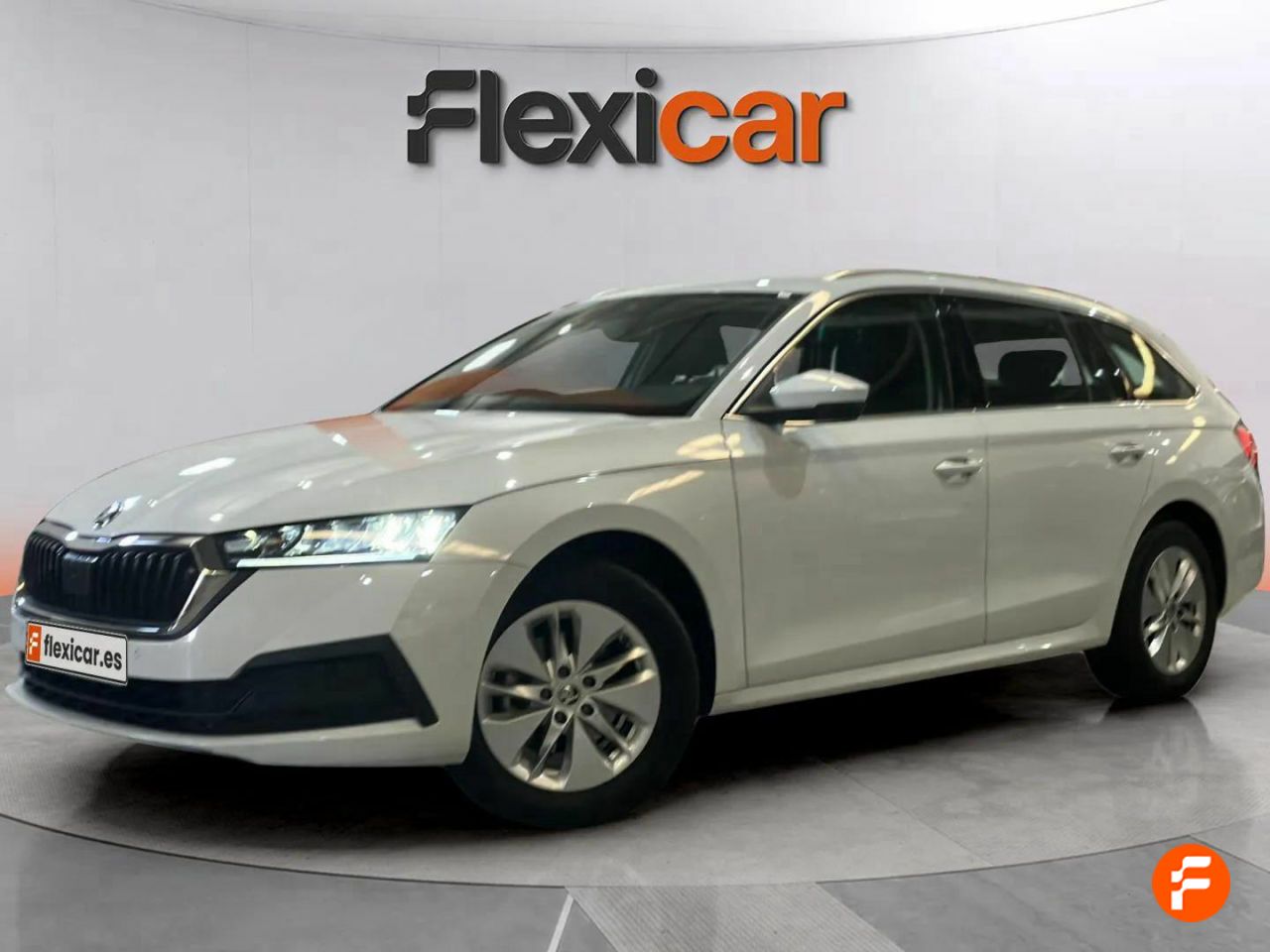 skoda octavia 2023 / foto grande (3)