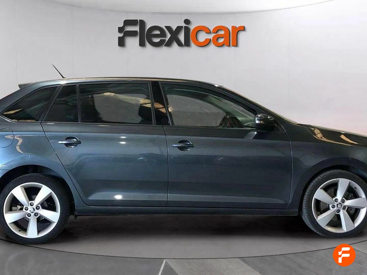 skoda rapid 2015 / foto grande (2)