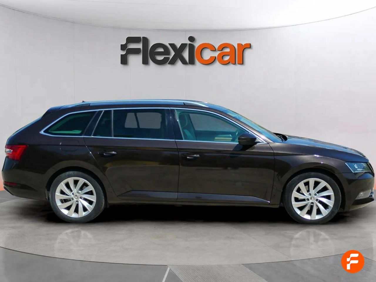skoda superb 2018 / foto grande (3)
