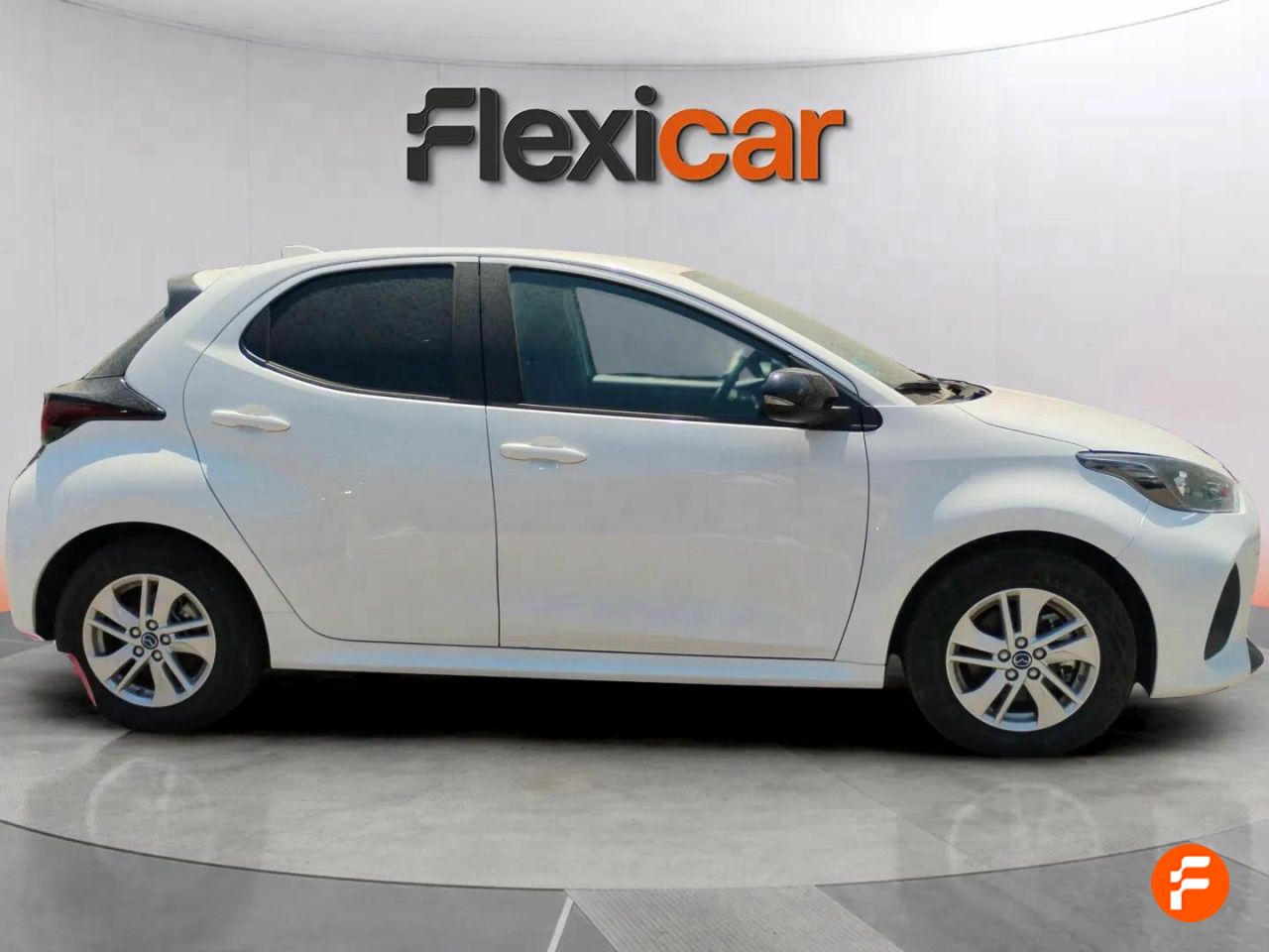 mazda 2 2024 / foto grande (3)