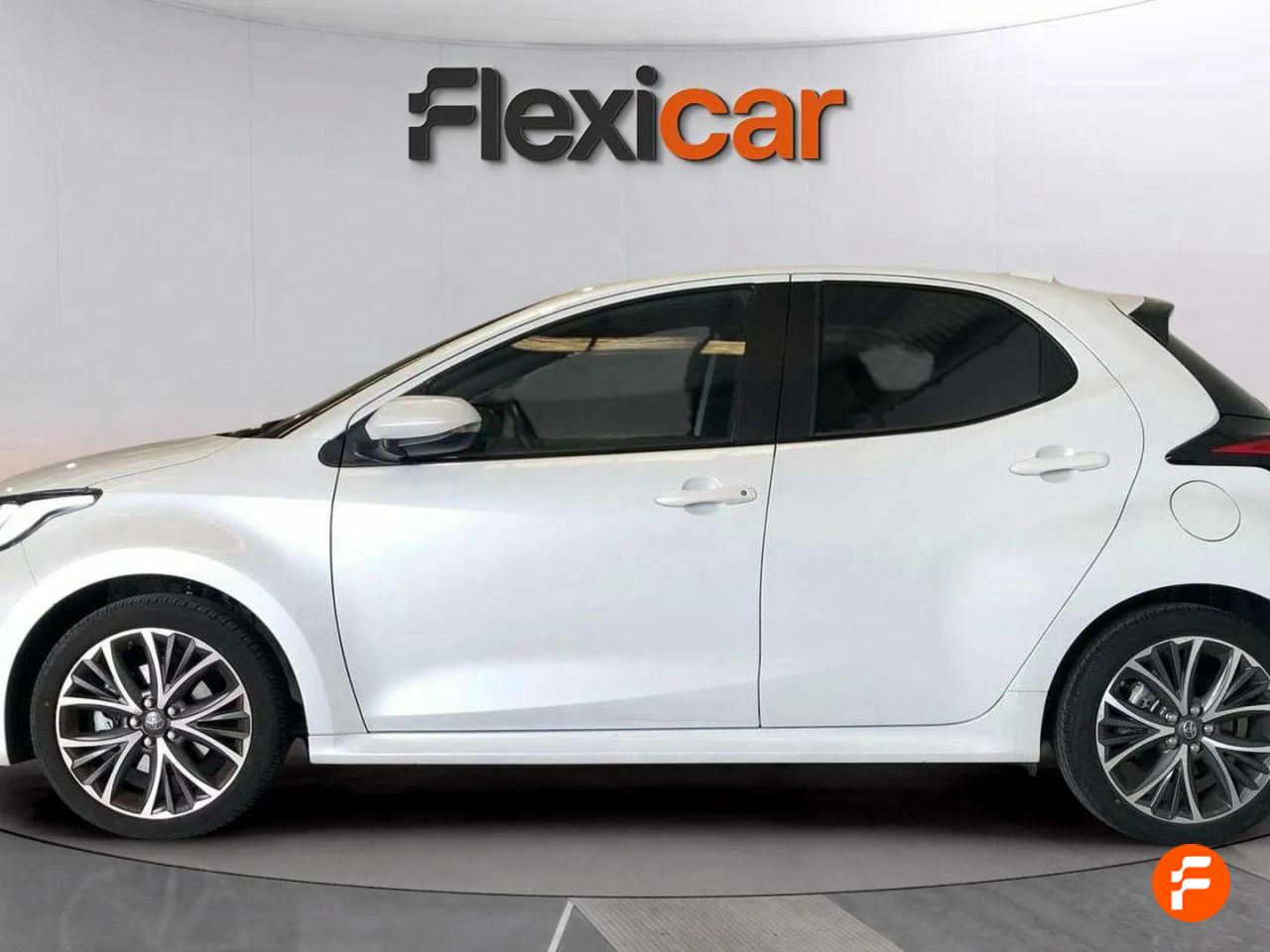 toyota yaris 2024 / foto grande (3)