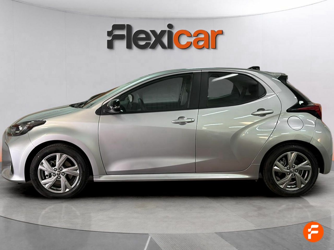toyota yaris 2024 / foto grande (3)