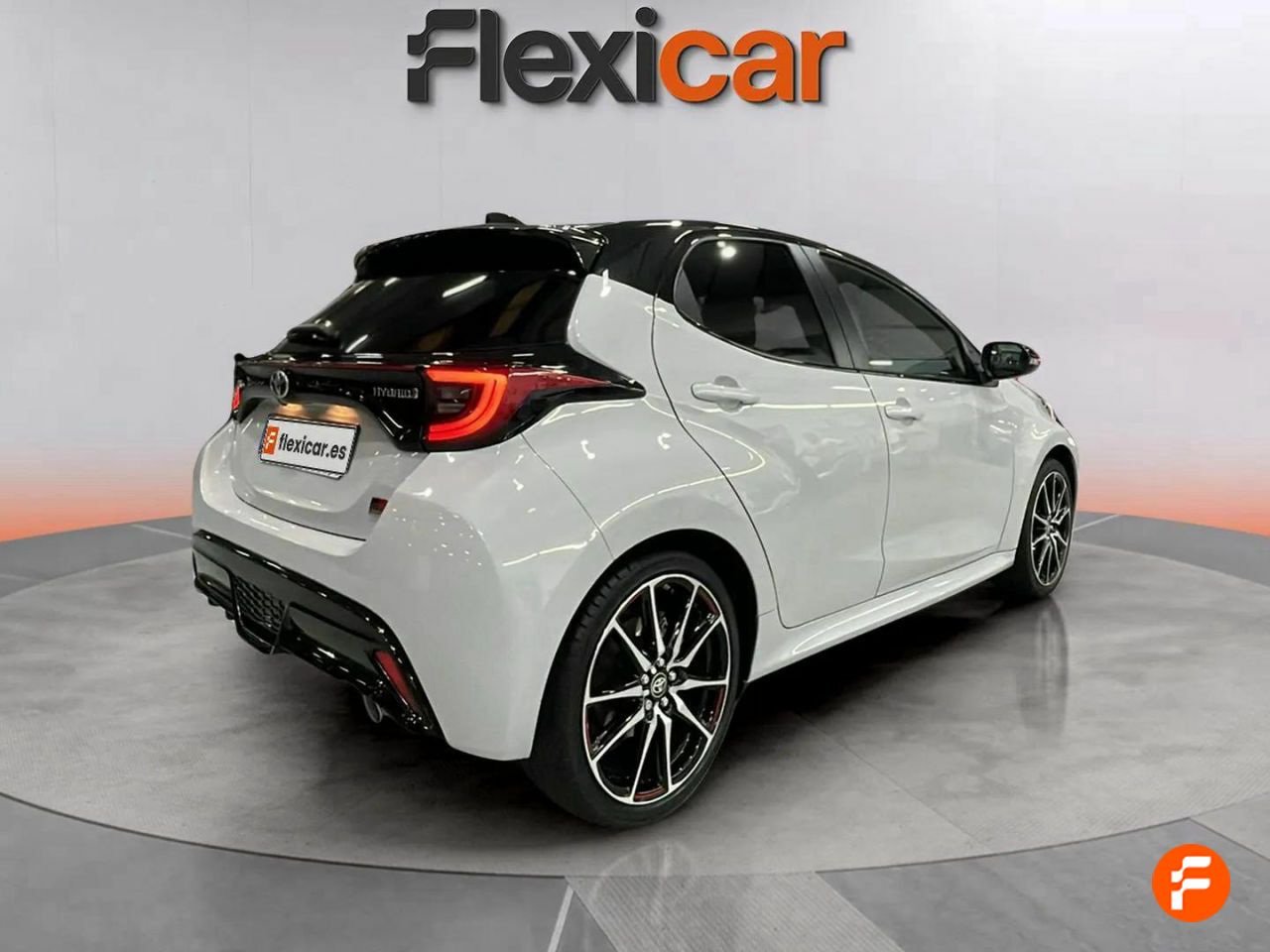 toyota yaris 2022 / foto grande (3)