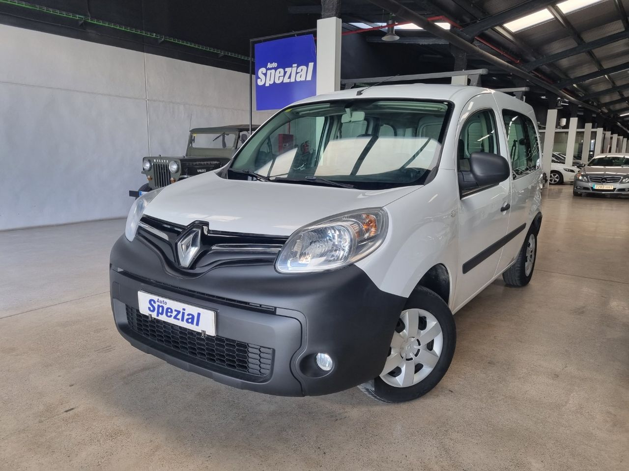 Renault kangoo con cambio manual  de segunda mano - renault kangoo combi 2019 /