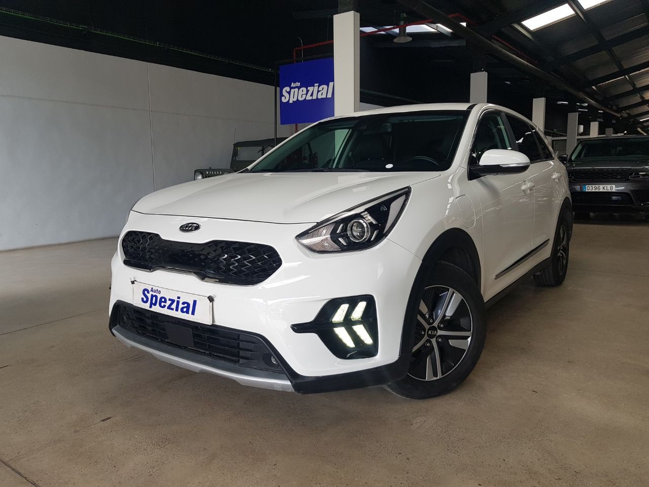 Coche hibrido enchufable 203cv  de segunda mano - kia niro 2019 /