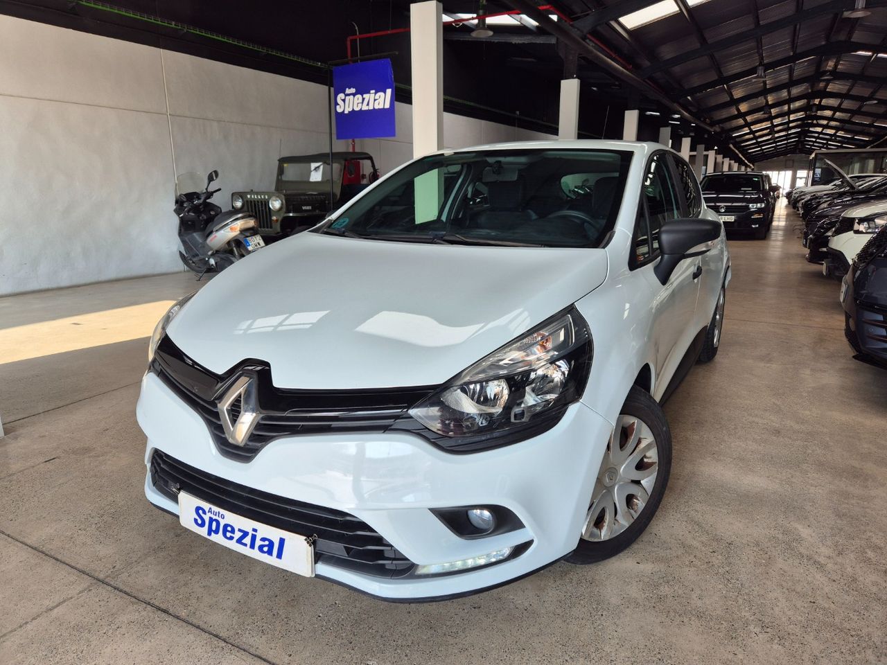 Renault clio cambio de nombre  de segunda mano - renault clio 2018 /