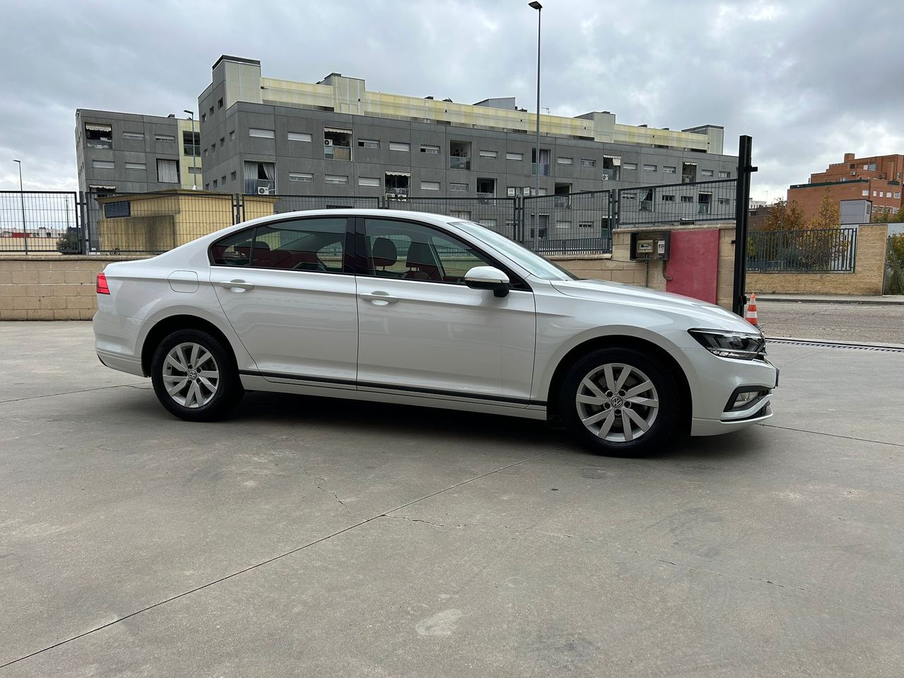 volkswagen passat 2020 / foto grande (3)