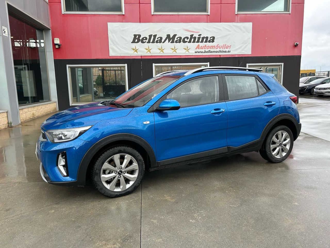 kia stonic 2022 / foto grande (2)