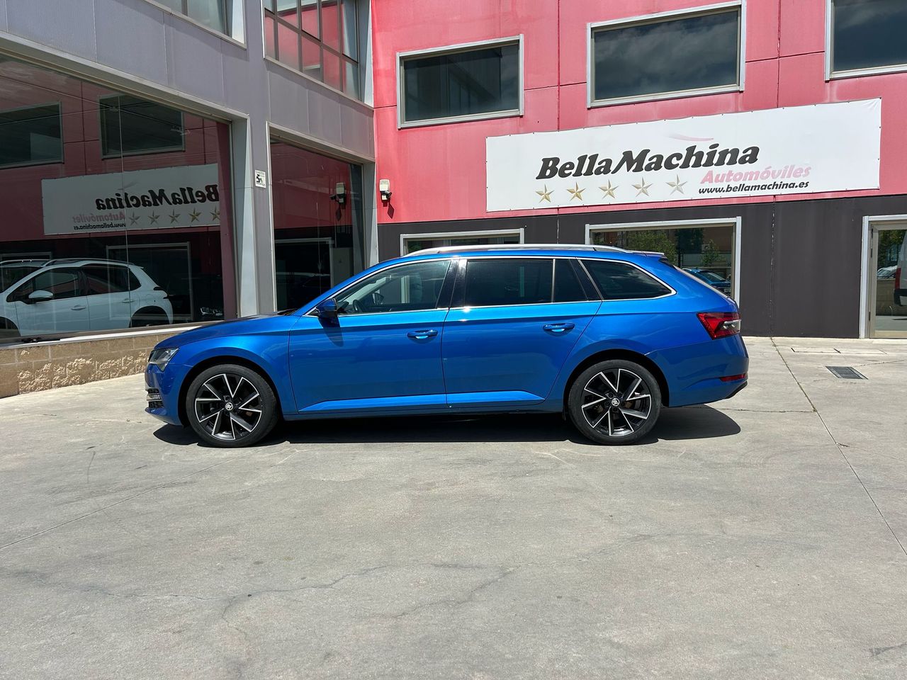 skoda superb 2021 / foto grande (3)