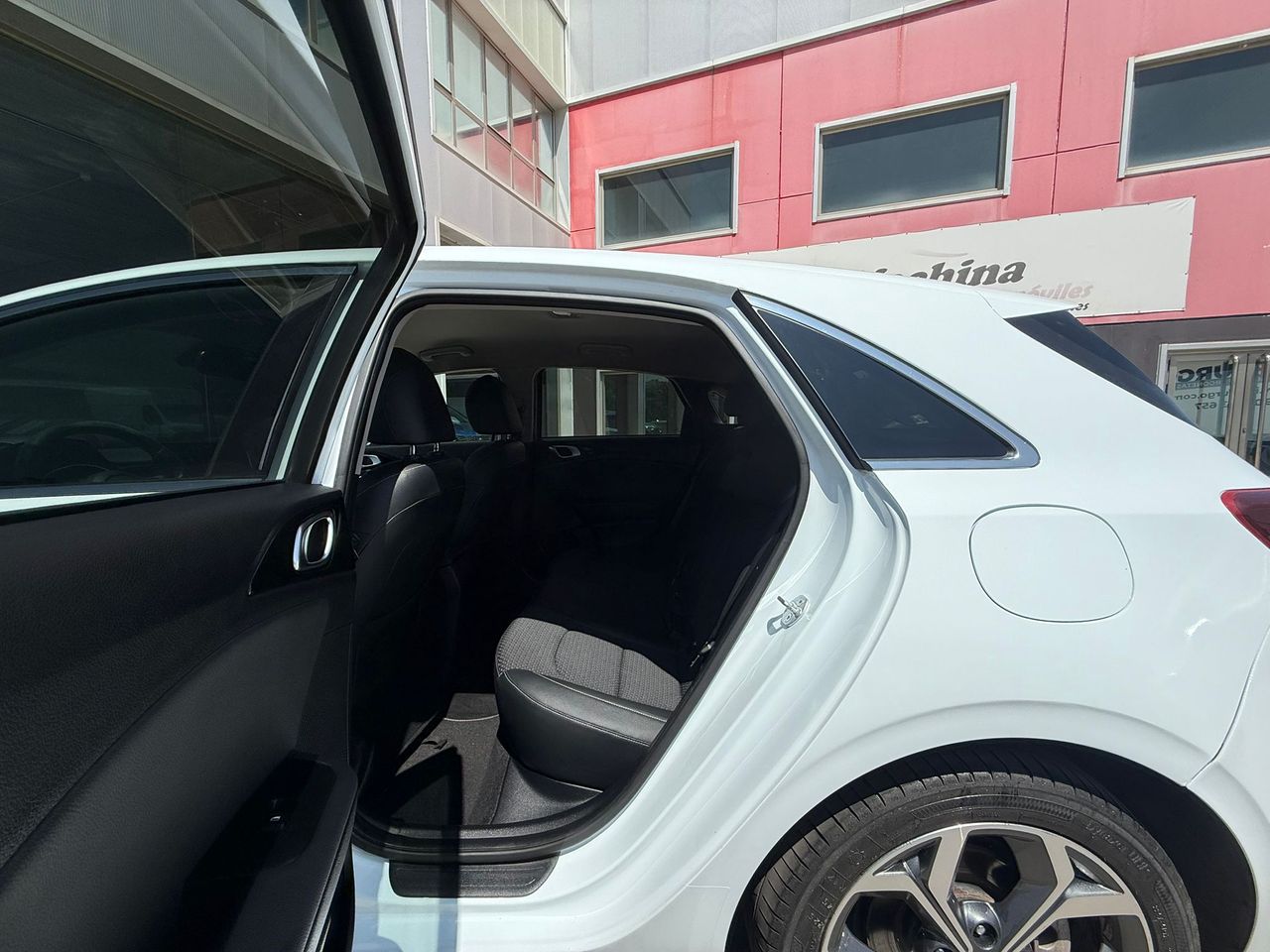 Kia Ceed 1.6 CRDi 100kW (136CV) Tech - Foto 2