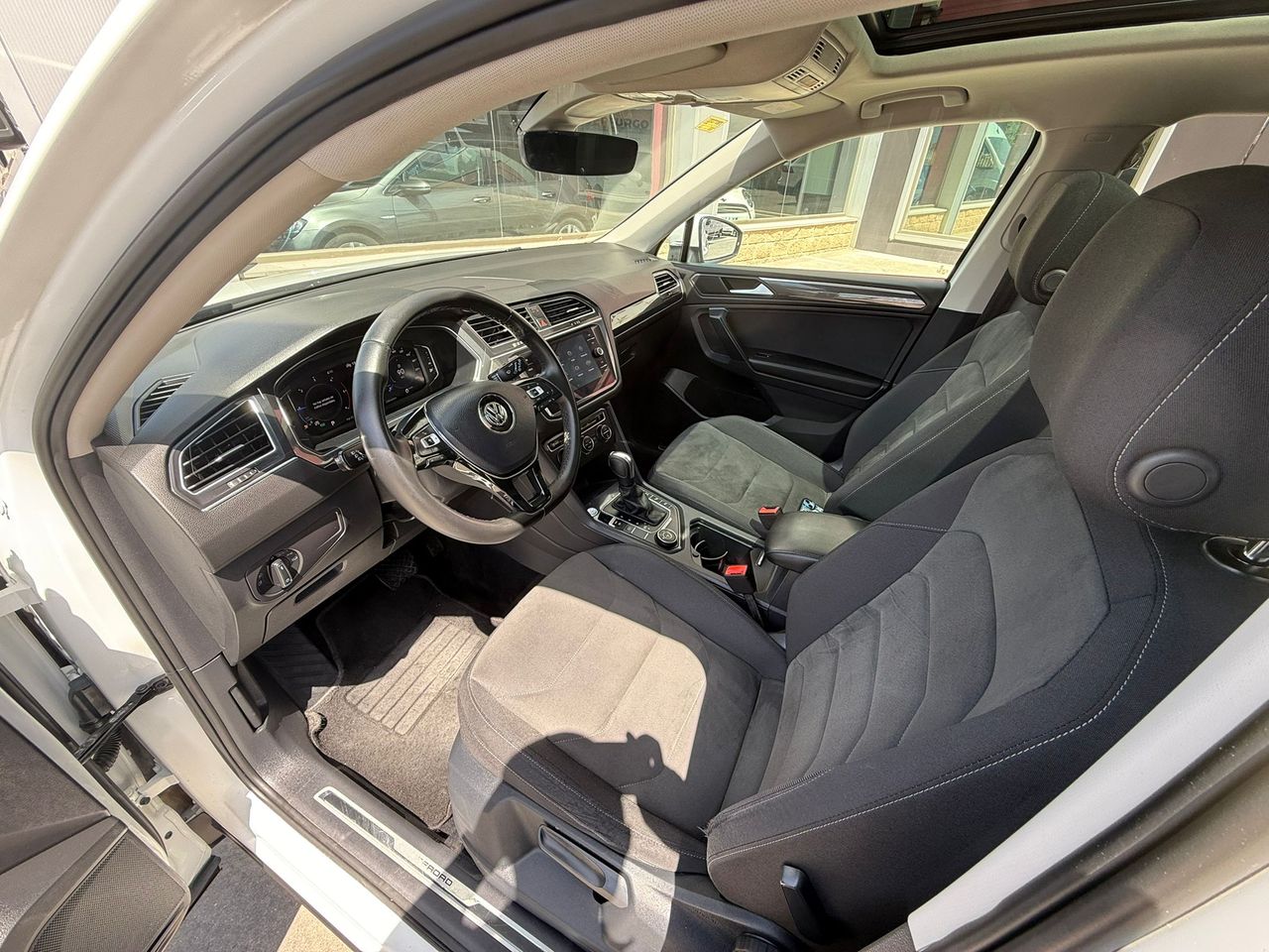 Volkswagen Tiguan Sport 2.0 TDI 147kW (200CV) 4Motion DSG - Foto 2