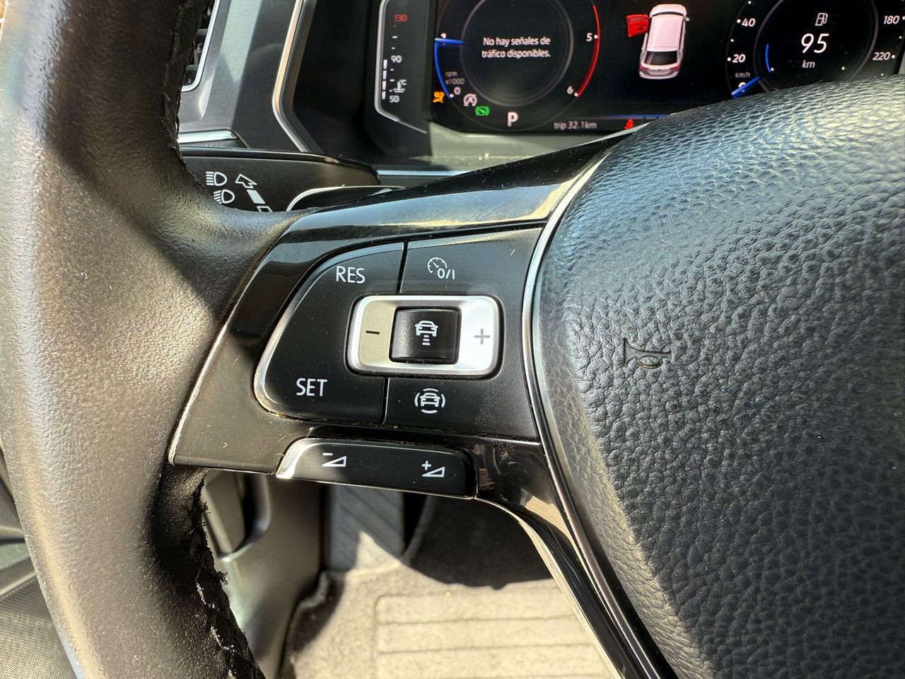 Volkswagen Tiguan Sport 2.0 TDI 147kW (200CV) 4Motion DSG - Foto 2