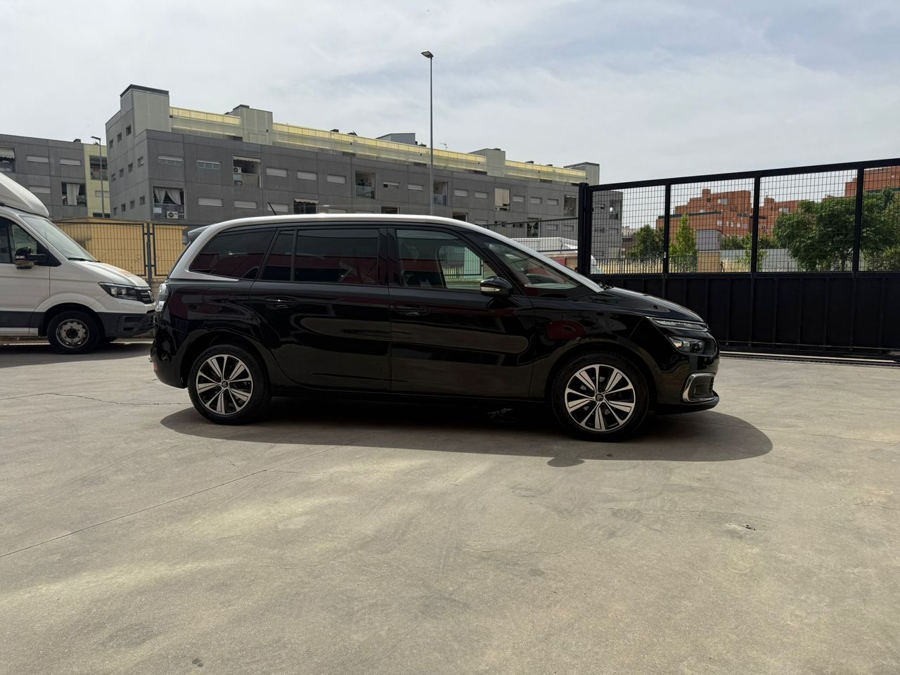 Citroën Grand C4 Spacetourer PureTech 96KW (130CV) S&S 6v Shine - Foto 2