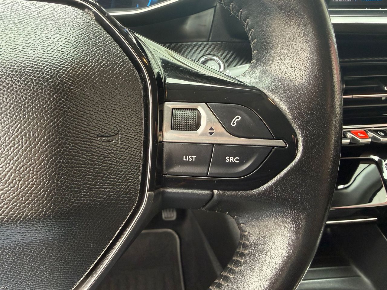 Peugeot 208 BlueHDi 73kW (100CV) Allure - Foto 2