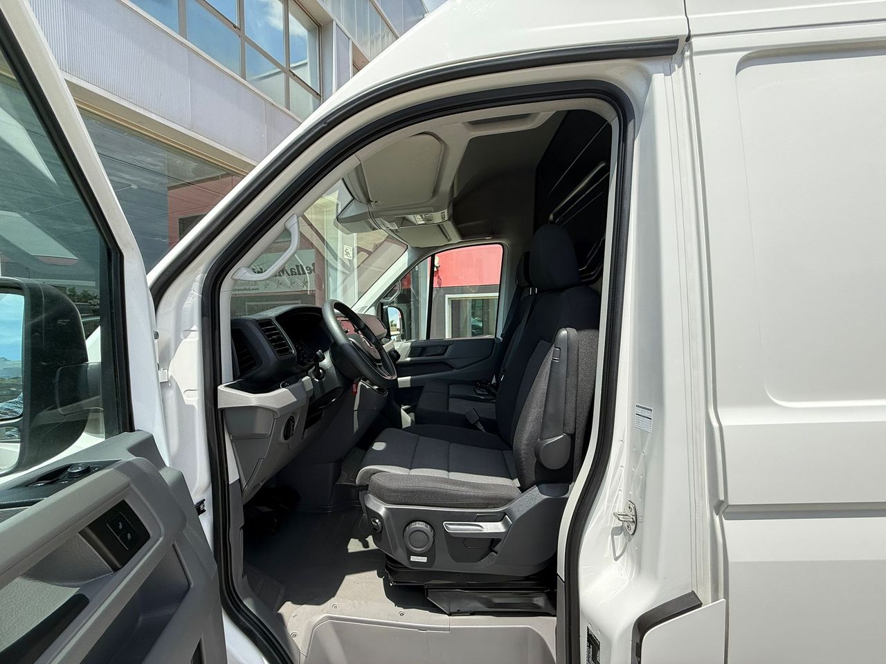 Volkswagen Crafter L3 H2 140 CV - Foto 2
