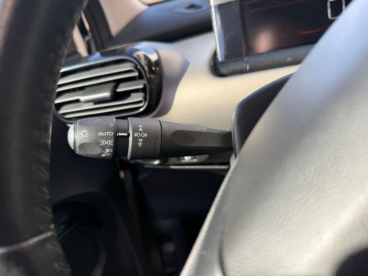 Citroën C4 Cactus BlueHDi 88KW (120CV) EAT6 Feel - Foto 2