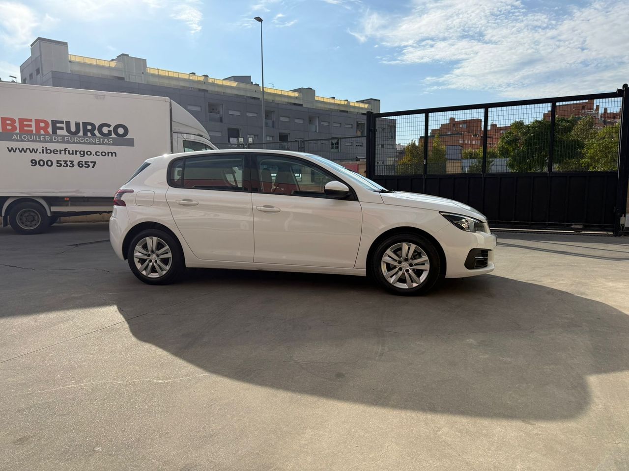 Peugeot 308 5p Active Pack BlueHDi 130 S&S - Foto 2