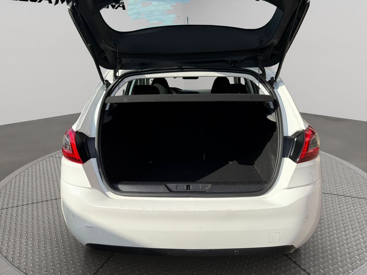 Peugeot 308 5p Active Pack BlueHDi 130 S&S - Foto 2