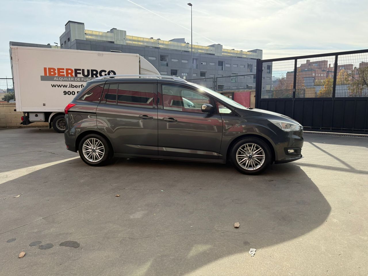 Ford Grand C-MAX 1.0 EcoBoost 92kW (125CV) Business - Foto 2
