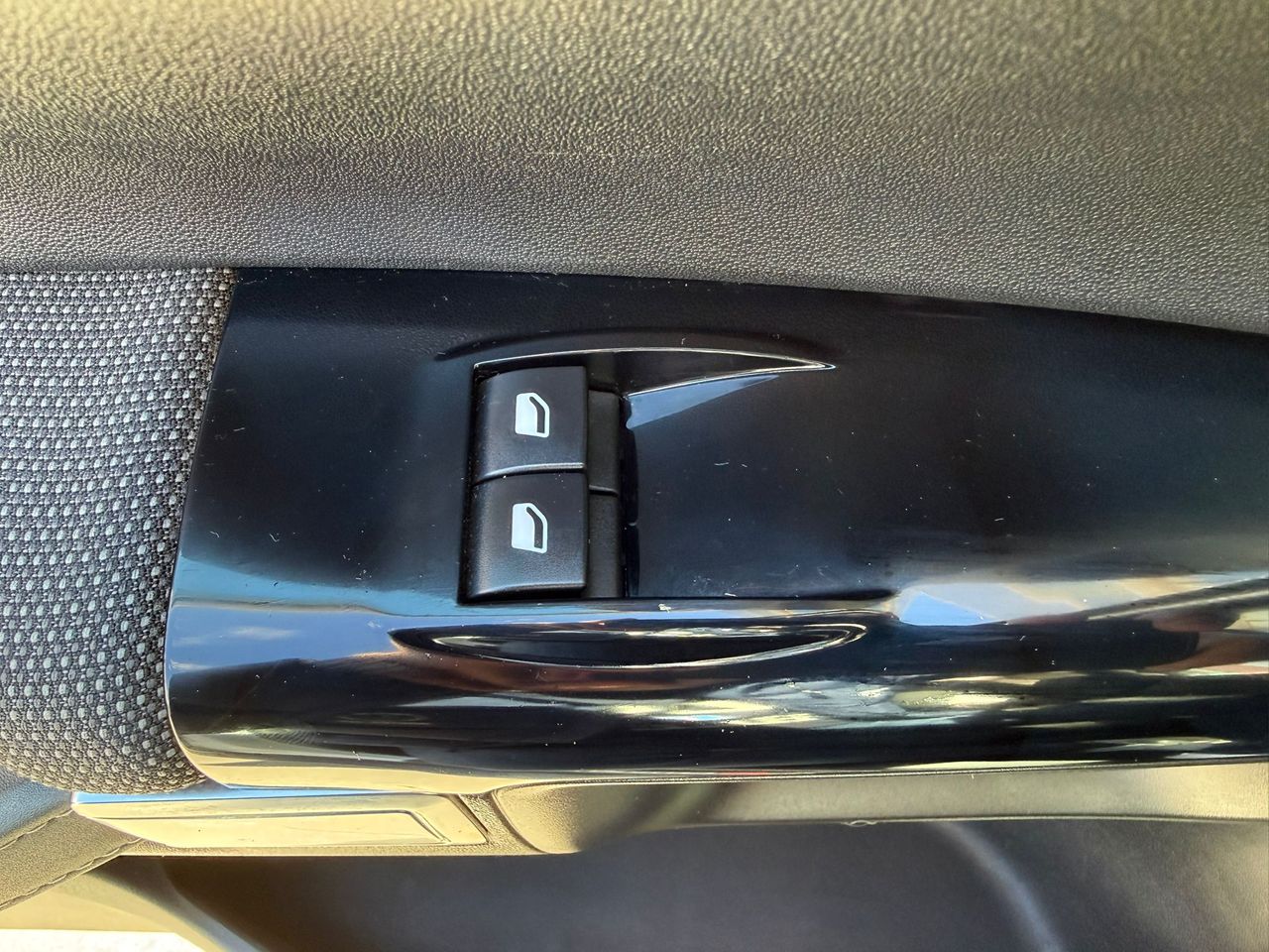 Citroën C4 Cactus BlueHDi 73KW (100CV) Shine - Foto 2