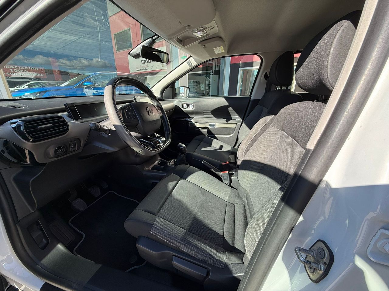 Citroën C4 Cactus BlueHDi 73KW (100CV) Shine - Foto 2