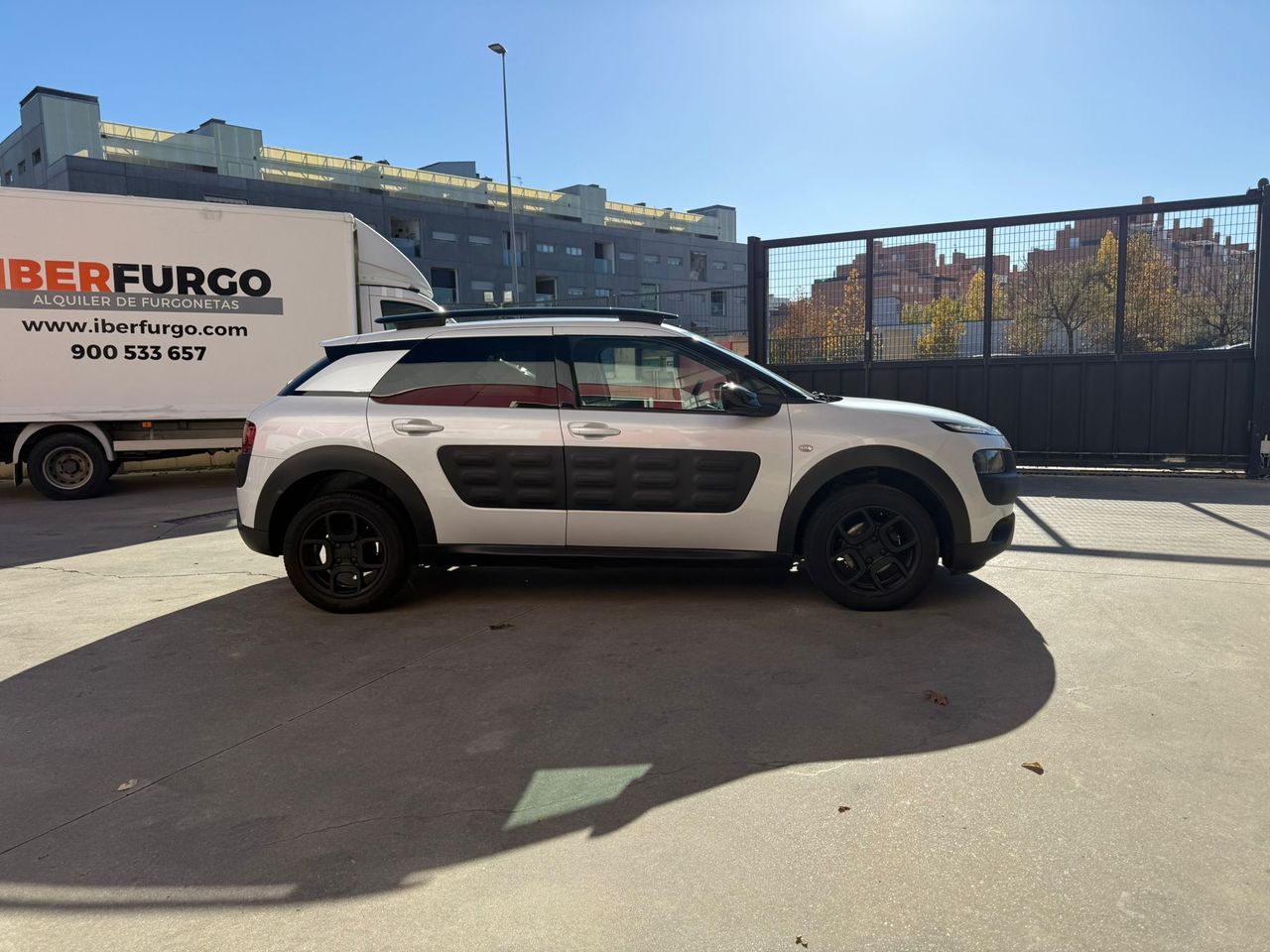 Citroën C4 Cactus BlueHDi 73KW (100CV) Shine - Foto 2