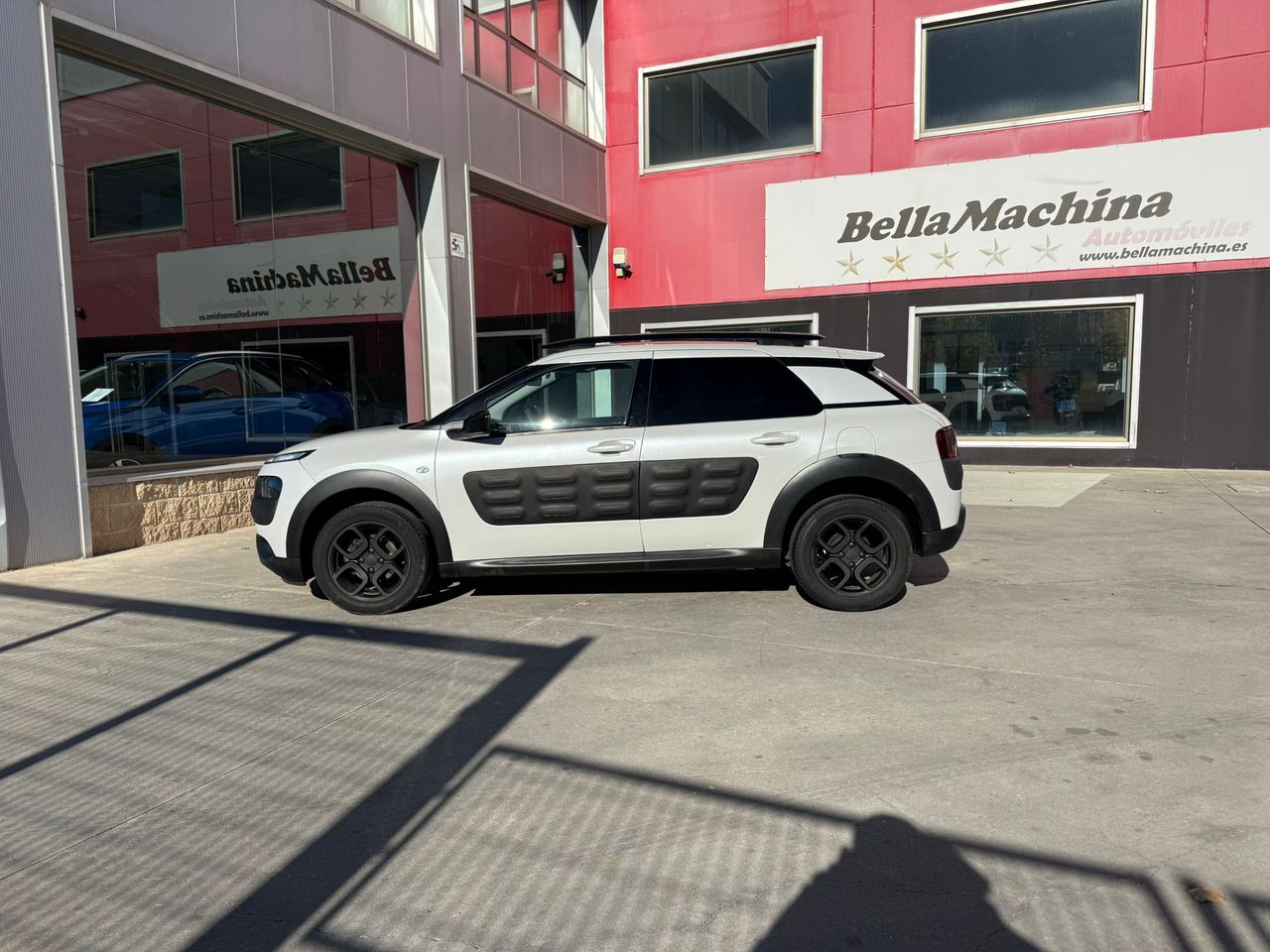 Citroën C4 Cactus BlueHDi 73KW (100CV) Shine - Foto 2