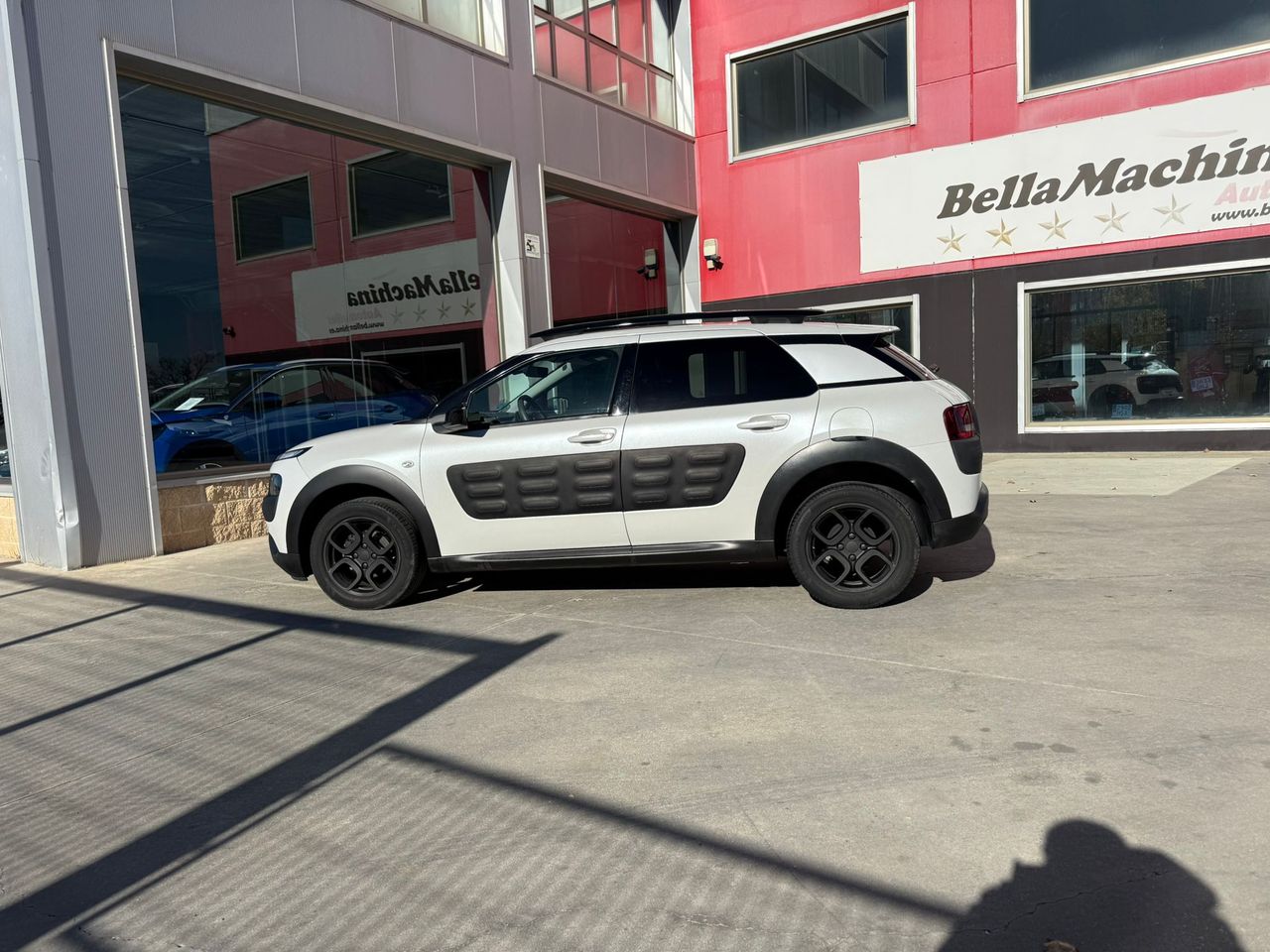 Citroën C4 Cactus BlueHDi 73KW (100CV) Shine - Foto 2