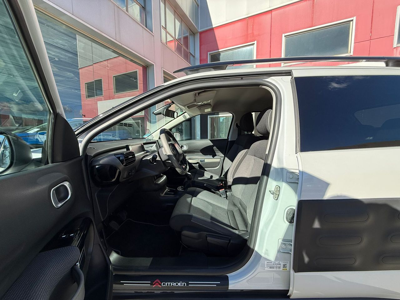 Citroën C4 Cactus BlueHDi 73KW (100CV) Shine - Foto 2