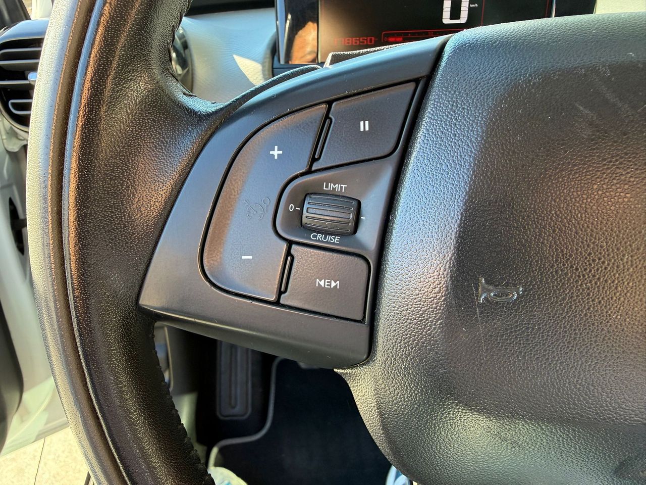 Citroën C4 Cactus BlueHDi 73KW (100CV) Shine - Foto 2