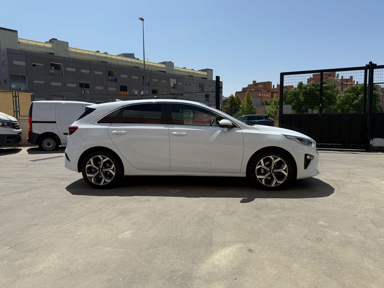 Kia Ceed 1.6 CRDi 100kW (136CV) Tech - Foto 2