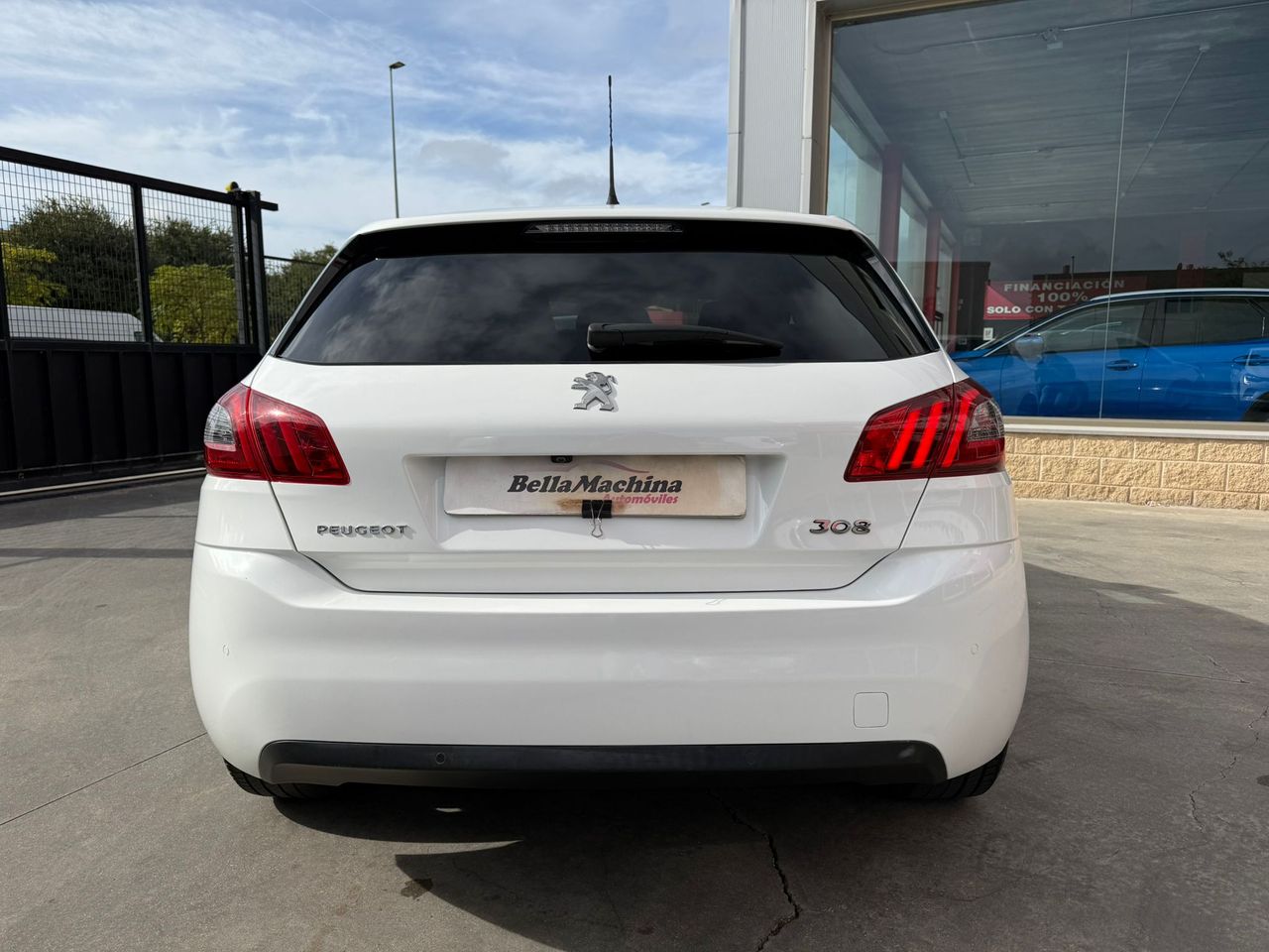 Peugeot 308 5p Allure Pack BlueHDI 130 S&S - Foto 2