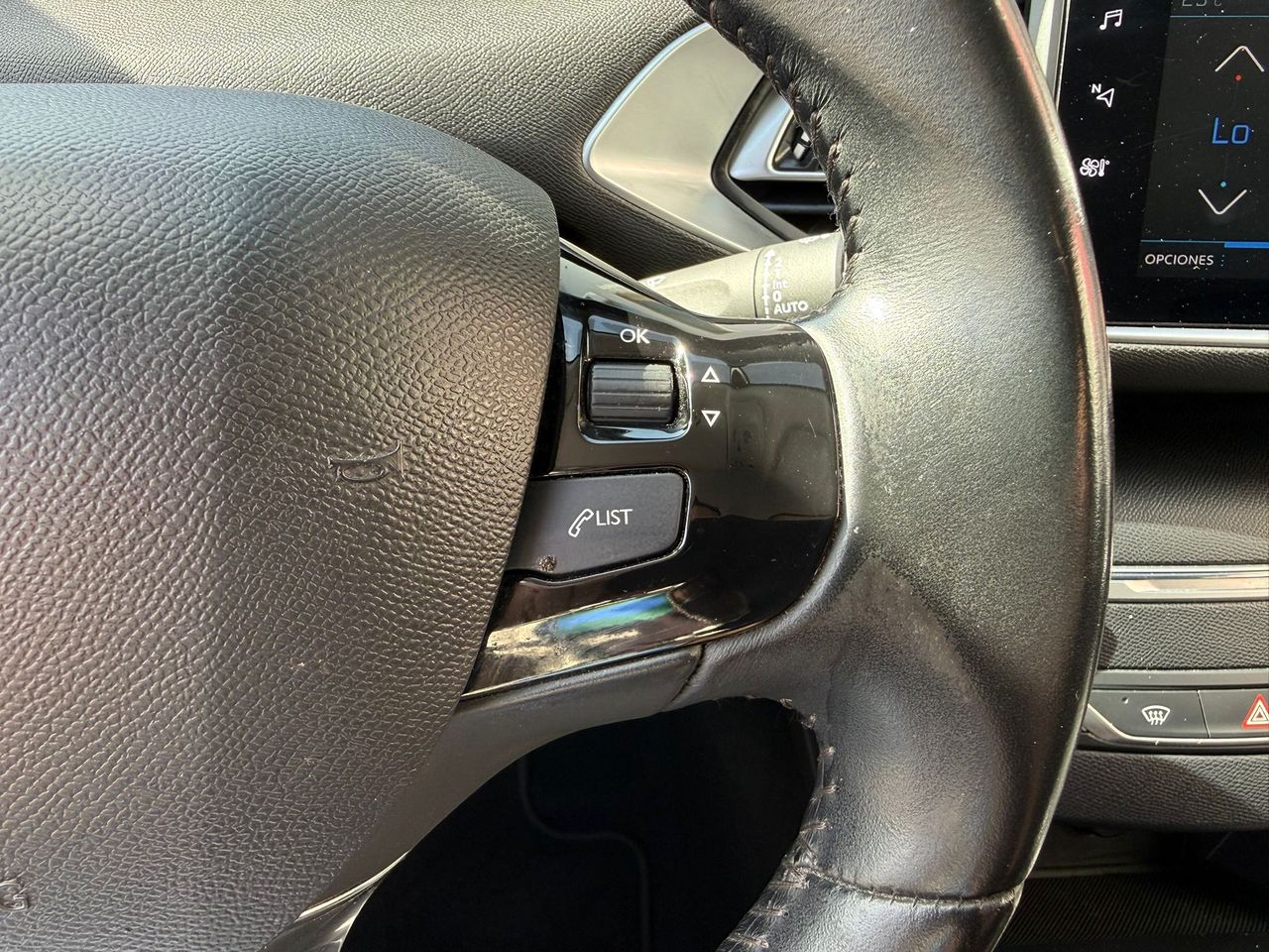 Peugeot 308 5p Allure Pack BlueHDI 130 S&S - Foto 2