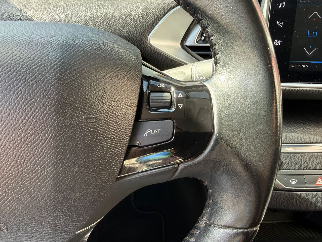 Peugeot 308 5p Allure Pack BlueHDI 130 S&S - Foto 2