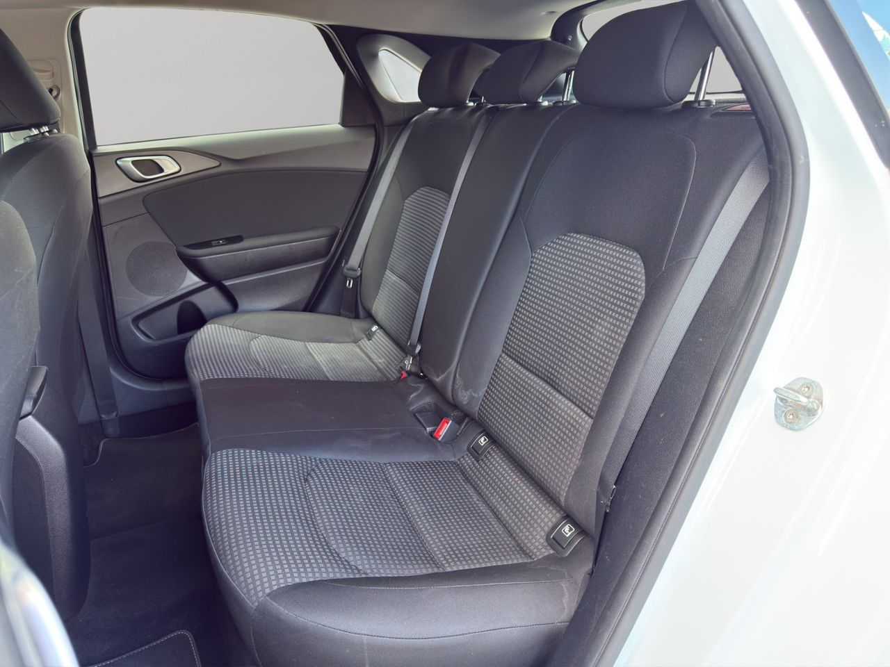 Kia Ceed 1.6 CRDi 85kW (115CV) Concept - Foto 2