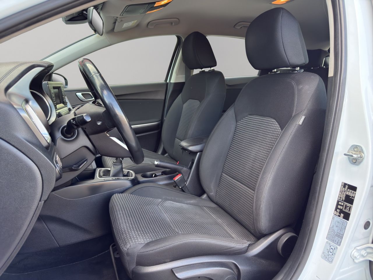 Kia Ceed 1.6 CRDi 85kW (115CV) Concept - Foto 2