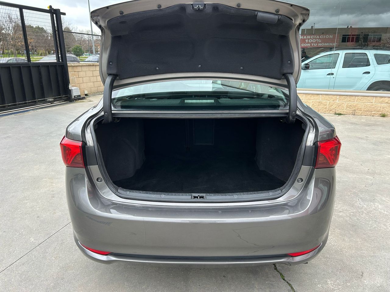 Toyota Avensis 2.0 150D ADVANCE - Foto 2