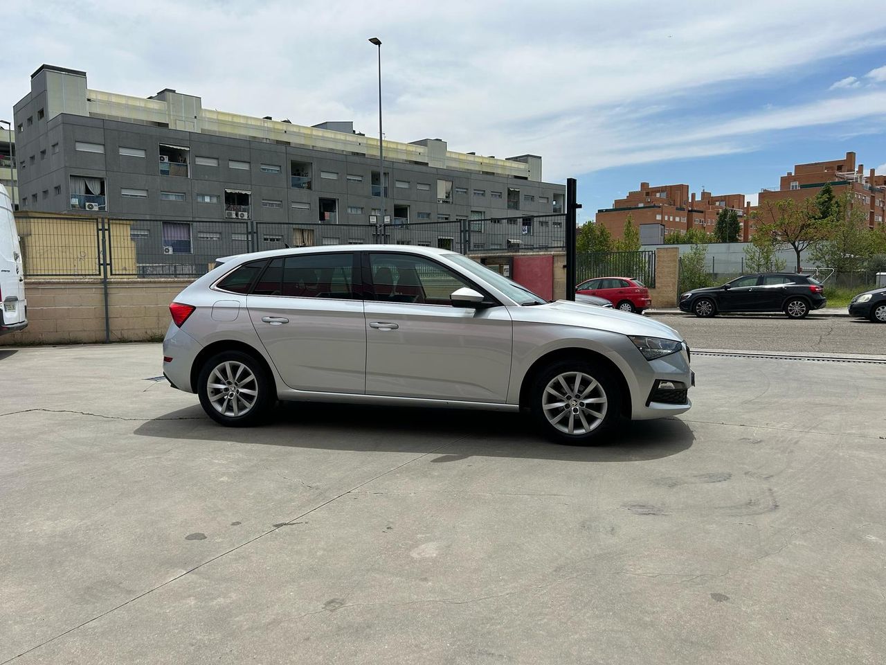 Skoda Scala 1.0 TSI 70 KW (95 CV) Ambition - Foto 2