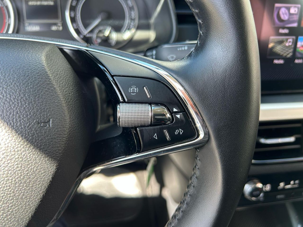 Skoda Scala 1.0 TSI 81KW (110 CV) Ambition - Foto 2